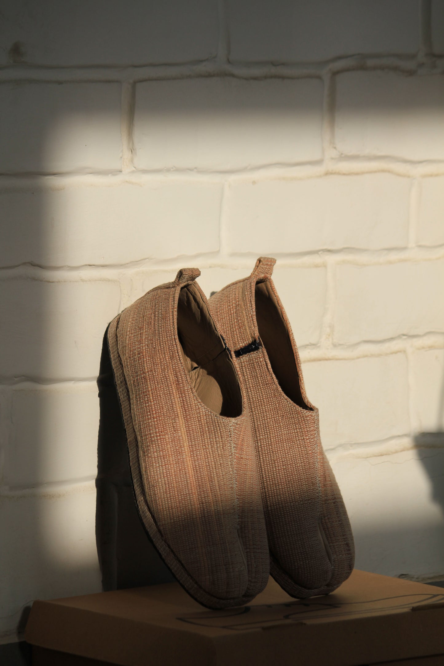 Beige Tabi