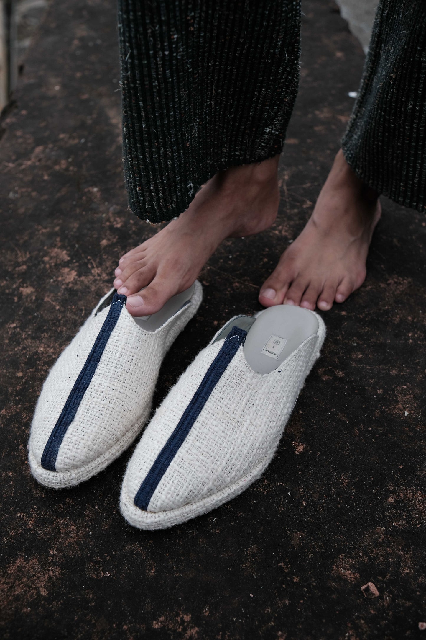 Mojari White