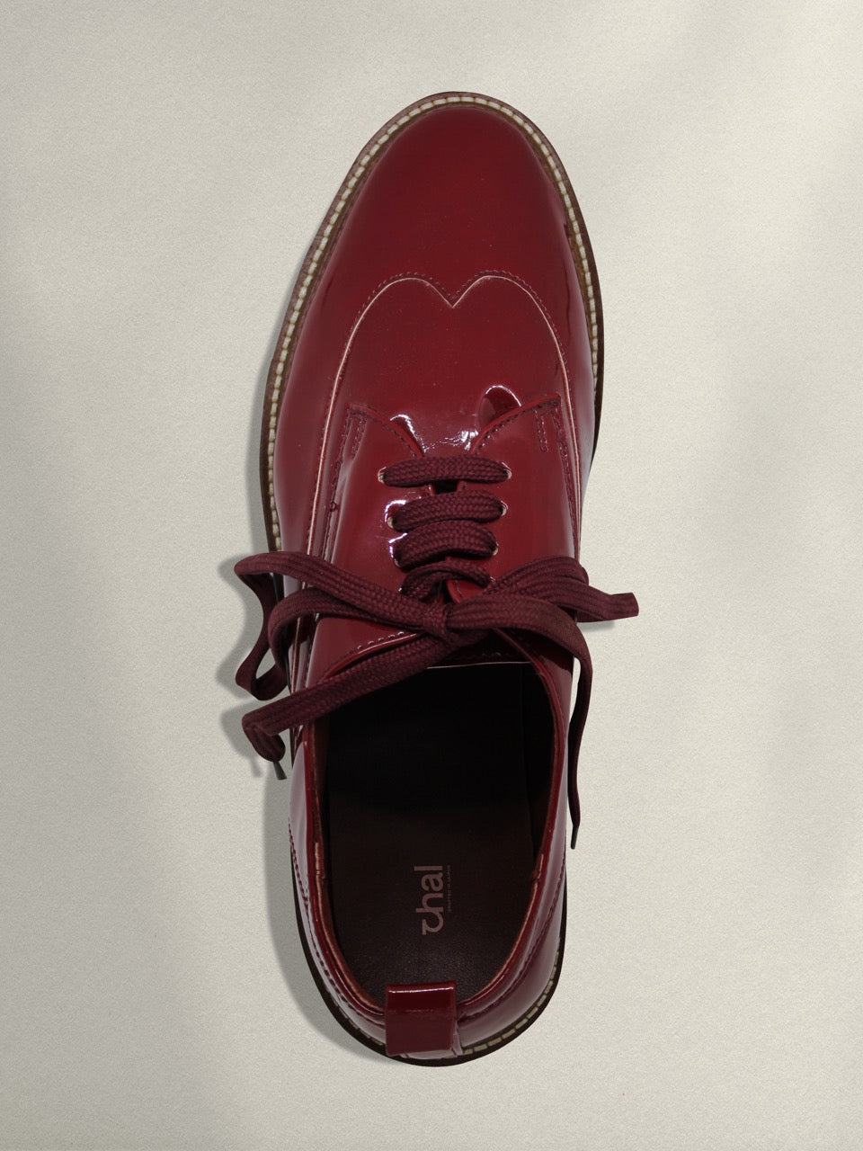Red Oxford Men 40 - Main Image