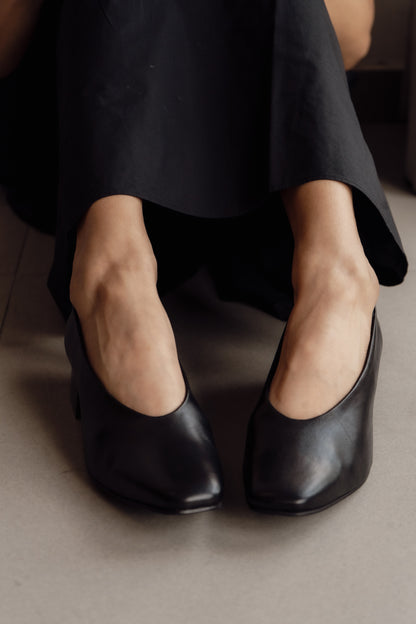 Black Court Shoe