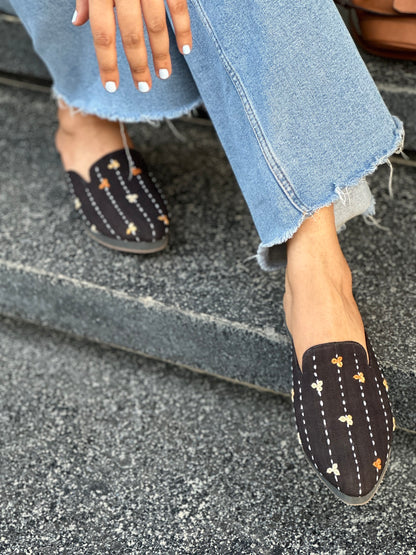 Bougainvillea Black Mule