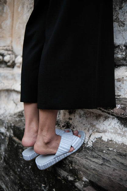 Criss Cross White