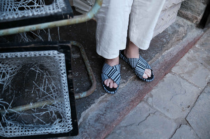 Criss Cross Black